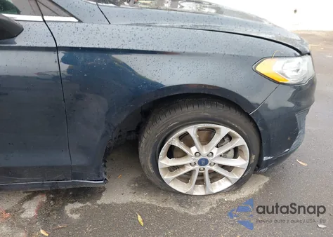 2020 Ford Fusion Hybrid Se z USA, uszkodzony, nr VIN 3FA6P0LU1LR113843